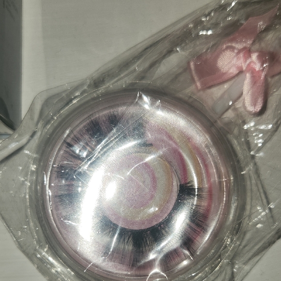 Revlon Define Eyelashes - Black - Picture 4 of 6